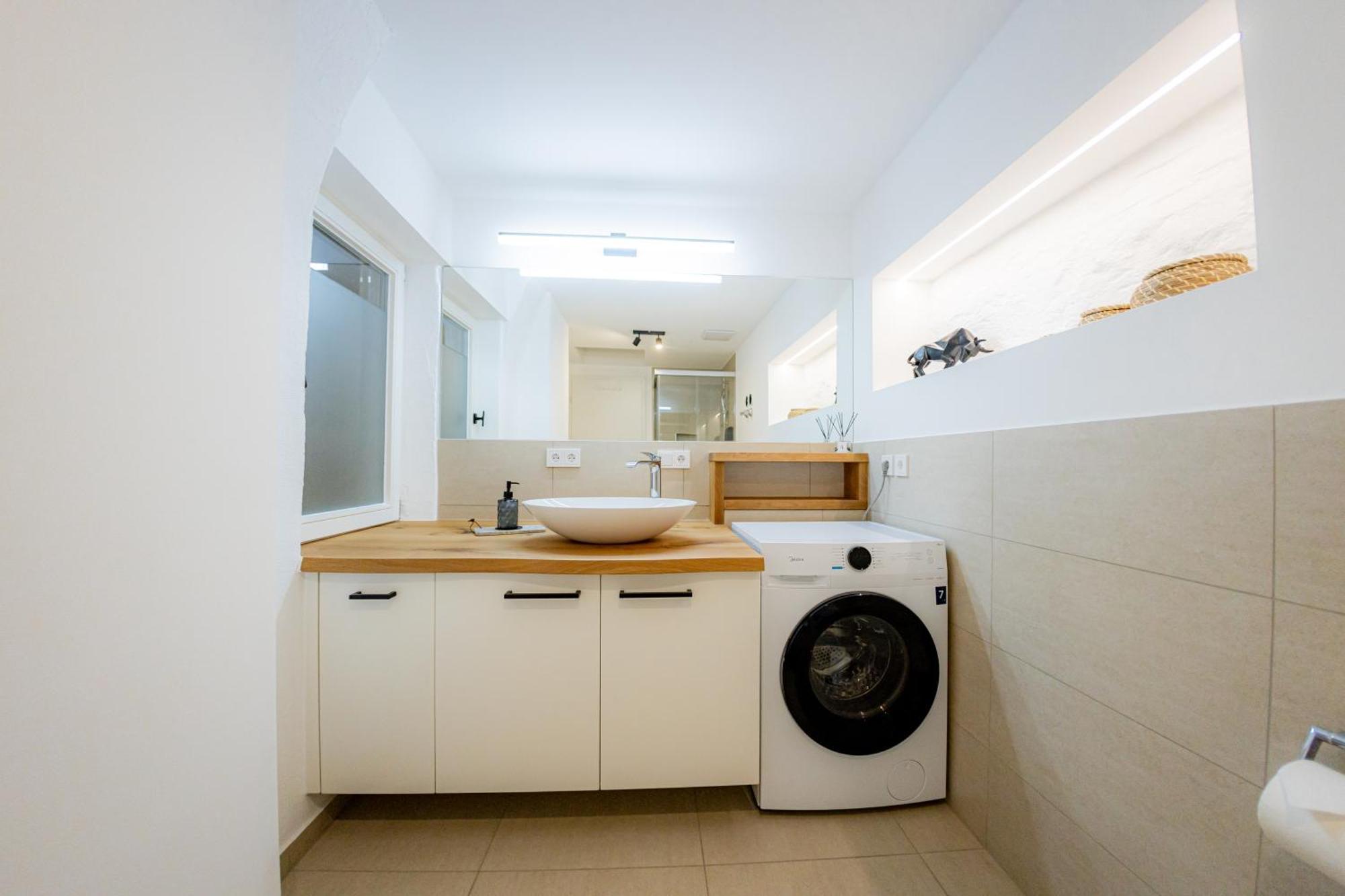 Highlight Am Stadtplatz Muehldorf - C4S Come4Stay - 2 Zimmer Wohnung I Bis Zu 5 Gaeste חדר תמונה